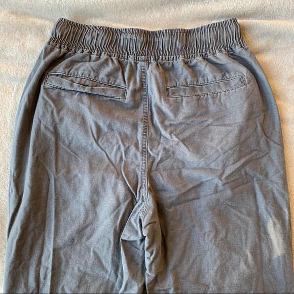 Hollister Ultra High-Rise Chambray Joggers - Picture 3 of 5